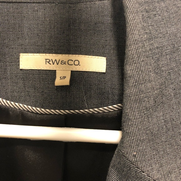 🦊 4/20- RW&CO grey blazer - Picture 2 of 5